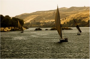 velero_nilo Ir en velero por el río Nilo es una de rutas más populares.