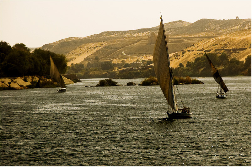 Ir en velero por el río Nilo es una de rutas más populares.